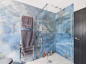 Family Bathroom- click for photo gallery